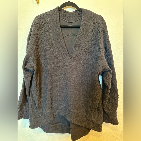 Lululemon Rippled V-Neck Pullover Size 6 Black - Picture 6 of 11